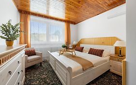 VILA FAMELIA VALTICE Adults only, klid a pohoda pro dospělé